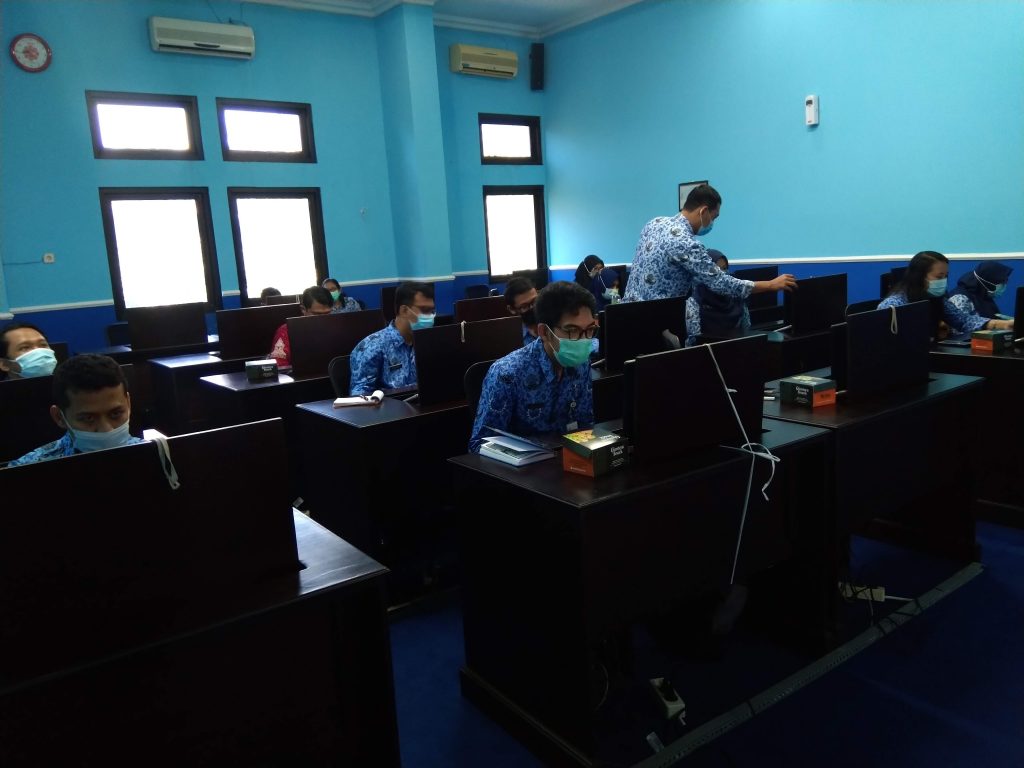 Pelatihan Pemrograman Aplikasi Web Menggunakan Laravel Framework Dinas Komunikasi Dan Informatika Pelatihan Pemrograman Aplikasi Web Menggunakan Laravel Framework Dinas Komunikasi Dan Informatika